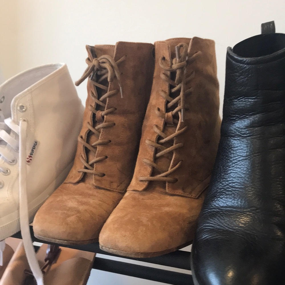 Vince -Halle flare heel bootie